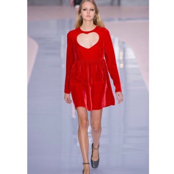 Chloé red crush velvet mini dress with heart cutout - Picture 4 of 10
